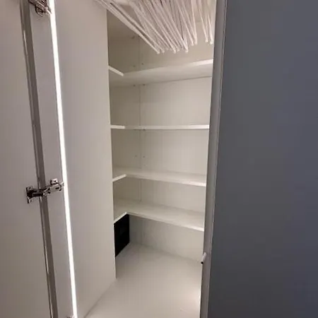 Апартаменти House In A Location Грац