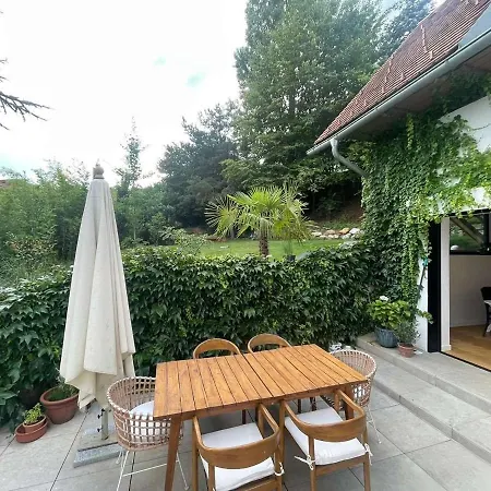 House In A Location Апартаменти *