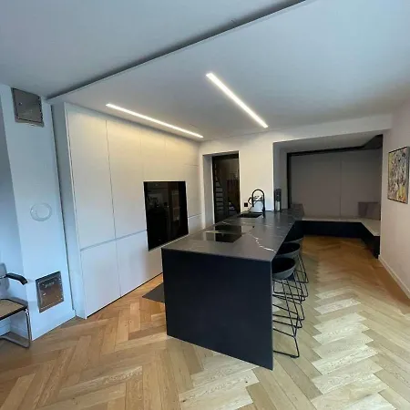 House In A Location Апартаменти *